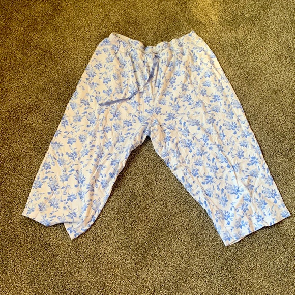 croft & barrow Other - Croft &Barrow cropped pajama pants